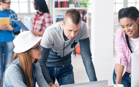 The Ultimate Guide to Choosing the Best LMS For Your Organization