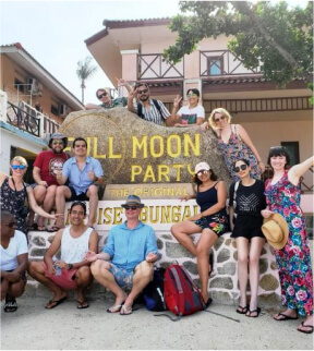 GoSkills team in thailand beach